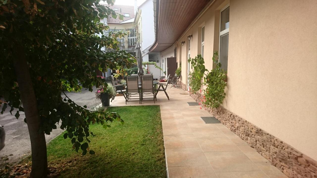 Nobilis Apartman Έγκερ Εξωτερικό φωτογραφία