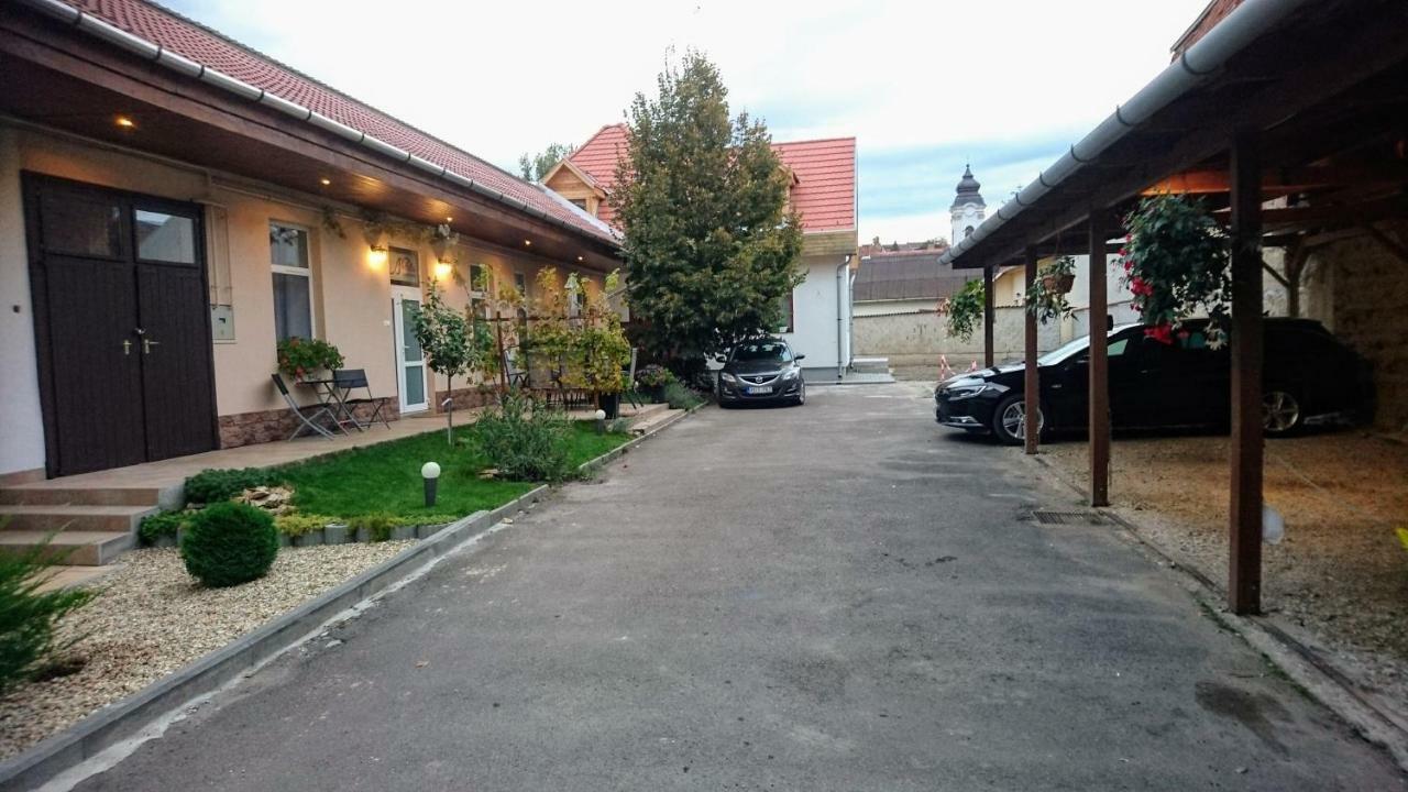 Nobilis Apartman Έγκερ Εξωτερικό φωτογραφία